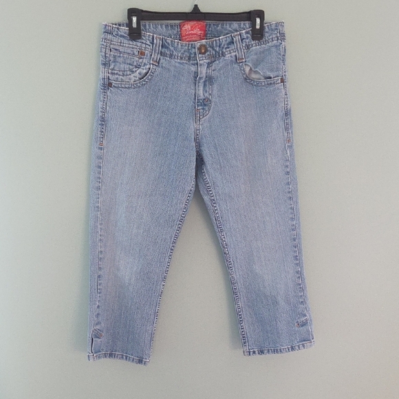 Levi's Signature Light Wash Straight Leg Capri Jeans Women's Size 10 - Picture 1 of 12